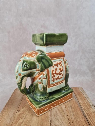 Cendrier éléphant - , en