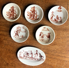 Poupée Charmant lot de vaisselle ancienne en porcelaine : 5 assiettes / 1 plat.