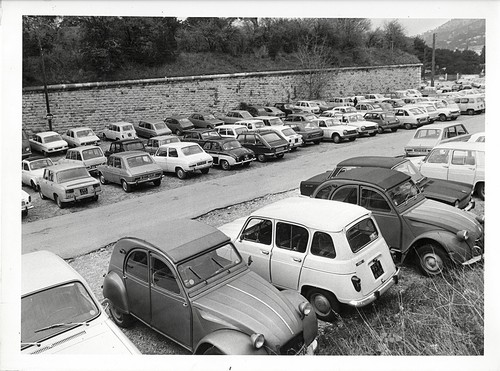 L225 voitures parking - l225, voitures,