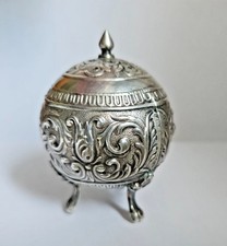 OBJET DE VITRINE ANCIENNE POIVRIERE EN ARGENT MASSIF POINCONS DECOR RINCEAUX