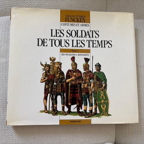 Les soldats tous - les,