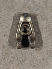 BRIDE D'INJECTEUR / SUPPORT DE FIXATION D'INJECTEUR RENAULT 1.9 dCi