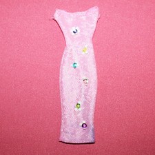 Robe rose fleurs pour Barbie