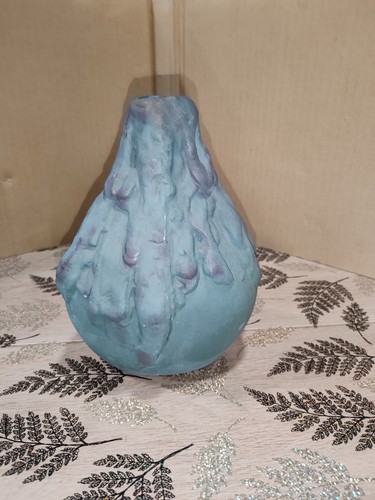 Ancien vase terre - cuite, avec