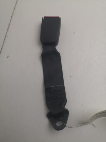 Attache ceinture arriere