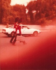 ANCIENNE PHOTOGRAPHIE MILITAIRES ANGLAIS FOOT GUARDS? ET VOITURE ANCIENNE