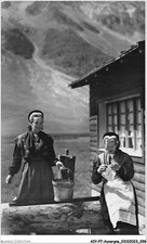 AIYP7-AUVERGNE-0645 - COSTUMES SAVOYARDS - Les serveuses du chalet Savoyard