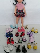 Chaussures de poupée corolle