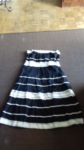 Robe dos noire avec - nu,