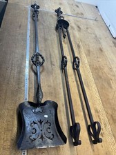 Outil Ancienne Pince Et  PELLE À CENDRE de CHEMINÉE Lot en FER FORGÉ Décors N.2