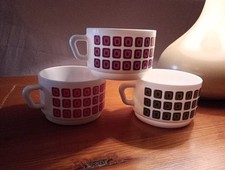 3 grandes tasses  Mug Arcopal  Chocolat  - Rouge - orange - vert- Bleu- vintage 