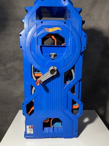 Hot wheels mega garage car - hot,