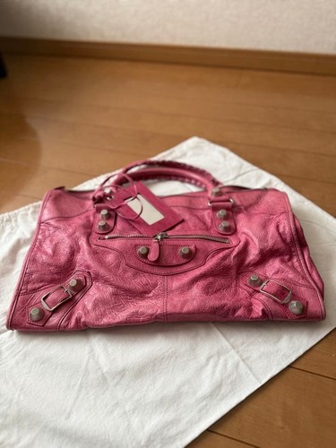 Balenciaga the giant work - giant,