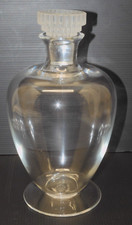 -BELLE ANCIENNE CARAFE signée R. LALIQUE avec son BOUCHON au N° 2 VITRINE     D