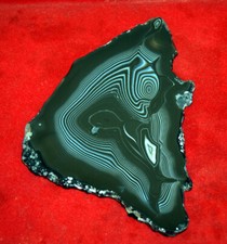 1500 Cts.  Dalle d'agate noire