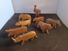 Jolie Collection D'Animaux De La Savane En Bois Sculpté