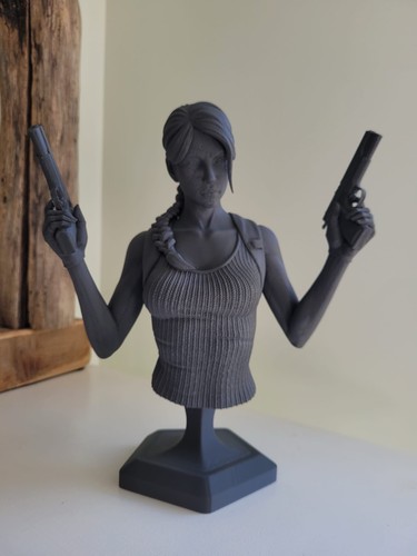 Lara croft buste - lara,