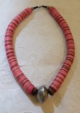 Collier ethnique  perles rondelles roses B78