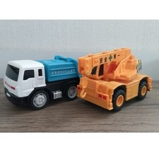 Camion à ordures miniature et