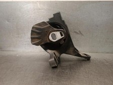 B60S39070 support moteur pour