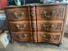 Commode Arbalète époque Louis XIV en noyer massif vers 1700