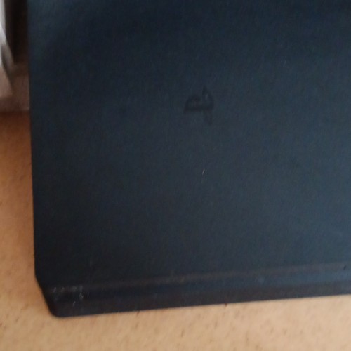Vend une ps4 jeux 2 - +,