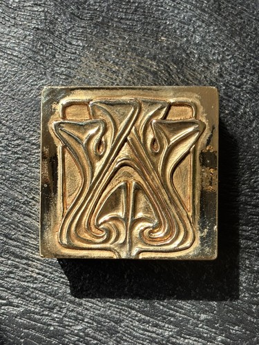 Boîte art nouveau bronze - art,