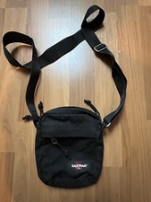 Sac bandoulière EASTPAK noir