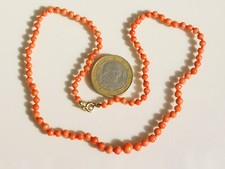 JOLI COLLIER ANCIEN avec PERLES EN CORAIL et FERMOIR OR 18K 750 / Longueur 40cm