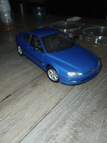 Voiture 406 coupe bon - voiture, 1/18