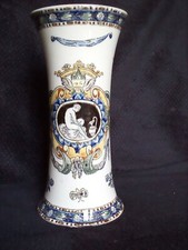 Vase a rouleau en faïence de