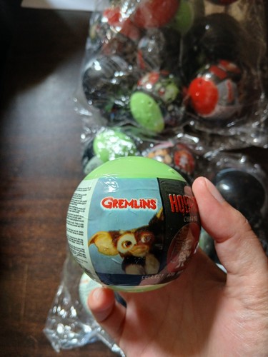 Capsule surprise horror - capsule,