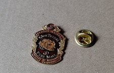 pin's scotch whisky pure malt Glen Turner (base dorée) hauteur: 2,5 cm