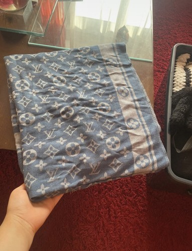 Châle foulard louis vuitton - /,