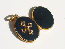 BEAU PENDENTIF PORTE PHOTOS / SOUVENIR / ANCIEN d'époque XIXème en Métal doré