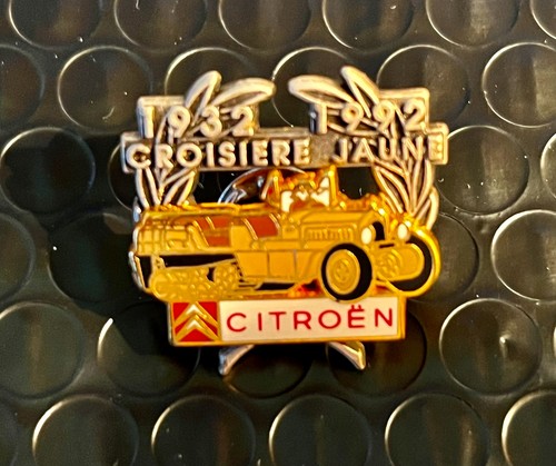 Pin enamel citroen la - pin's,