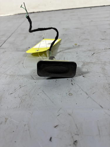 Bouton coffre renault - bouton,