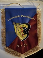 FANION COMMANDOS PARA DE L'AIR NUMERO 30 /  PARACHUTISTE / ARMEE AIR
