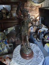statue regule