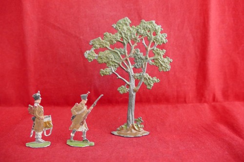 Décor plats étain - plats, arbre