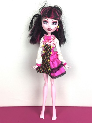 Monster high doll draculaura - doll,