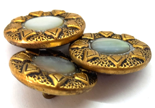 Anciens boutons en nacre - ,