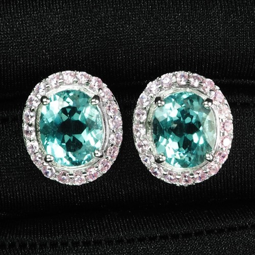 Boucles oreilles faites à - boucles, d'oreilles