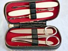 Trousse, brosse de manucure de