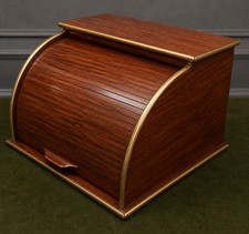 Boîte de bureau à rideau