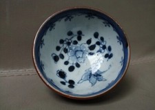 Bol chinois batavia XVIII? Porcelaine blanche et bleue, extérieur marron, Imari