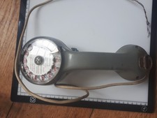 Téléphone ancien murale