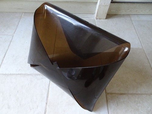 Porte revues design lucite - en,