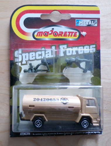 Majorette special forces - special,