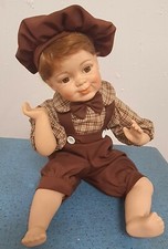 Poupée d'artiste poupée en